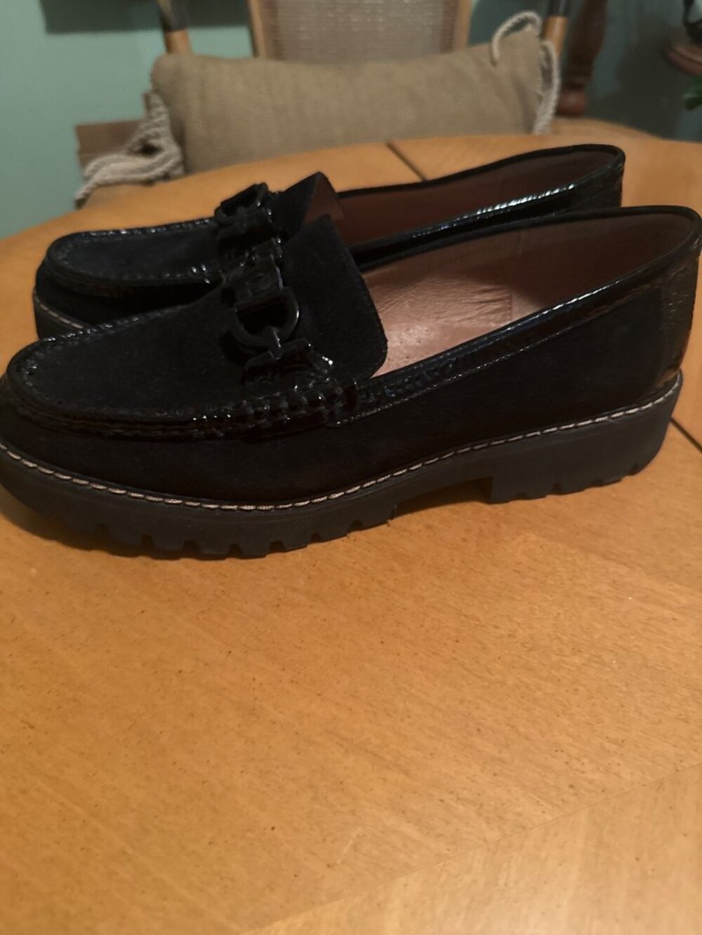 Donald Pliner Womens Black Patent Leather & Suede Loafers W/ Chunky Sole & Chain